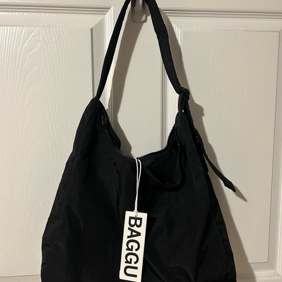BAGGU Handbags - BAGGU nylon shoulder bag